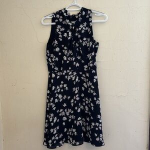 LOFT dress sleeveless fit & flare dark blue with white floral size 4